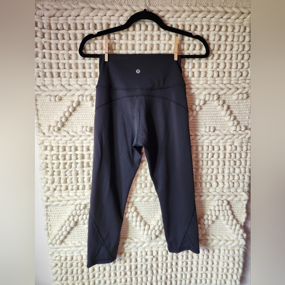 Lululemon In Movement Tight - 19" inseam, 3/4 length - Picture 5 of 12